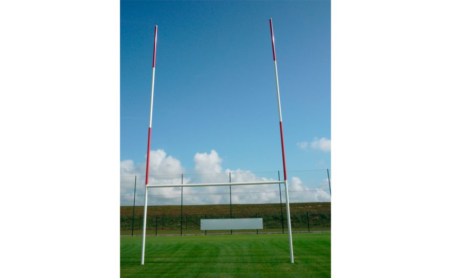 Aluminium rugby goal on hinges