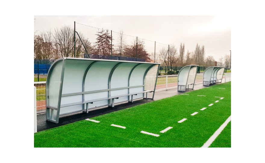 Grey plastic-coated aluminium touch shelters and transparent sides Metalu
