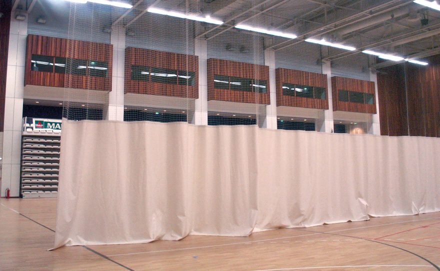 Bâche de séparation Bâche de séparation de salle avec filet en partie haute de Metalu Plast