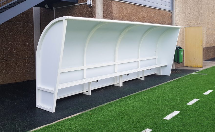 White plastic-coated curved touch bench with white seat Metalu