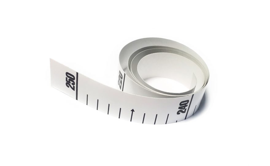 Réglette graduée Réglette graduée ou mètre sérigraphié permet une meilleure précision pour choix de hauteur des poteaux