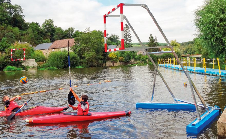 But de kayak polo sur flotteur bleu Metalu Plast équipement sportif