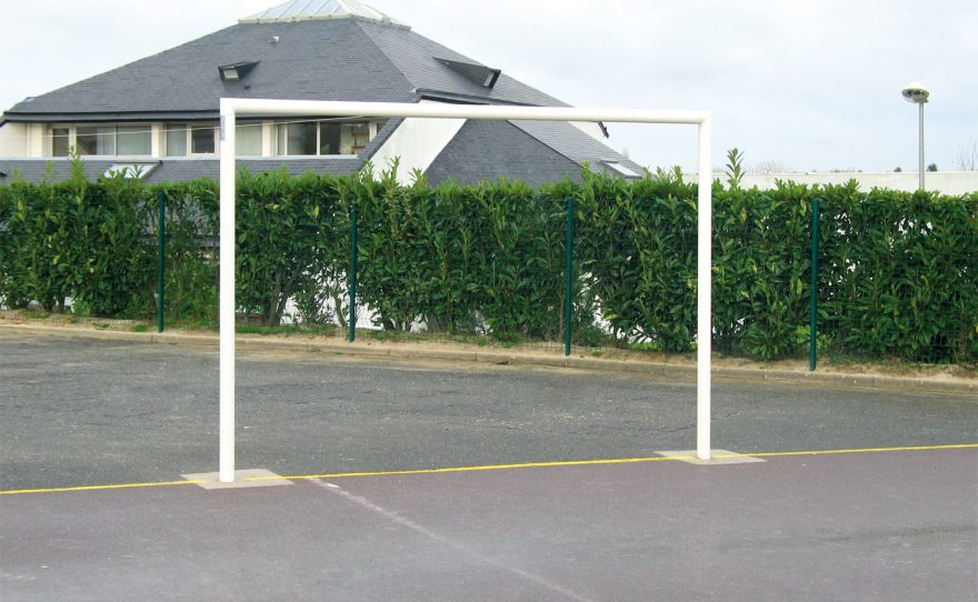 Plastic-coated steel foot-hand goal