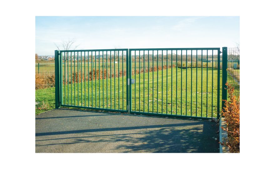 Double door gate in green made of steel Metalu Plast manufacturer of sports equipment