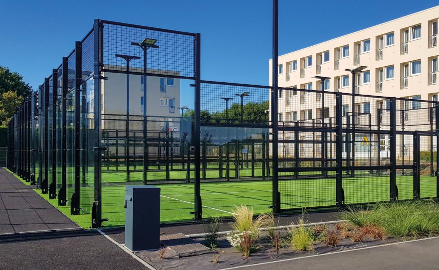 Terrains de padel tennis multiple en ville de Metalu Plast