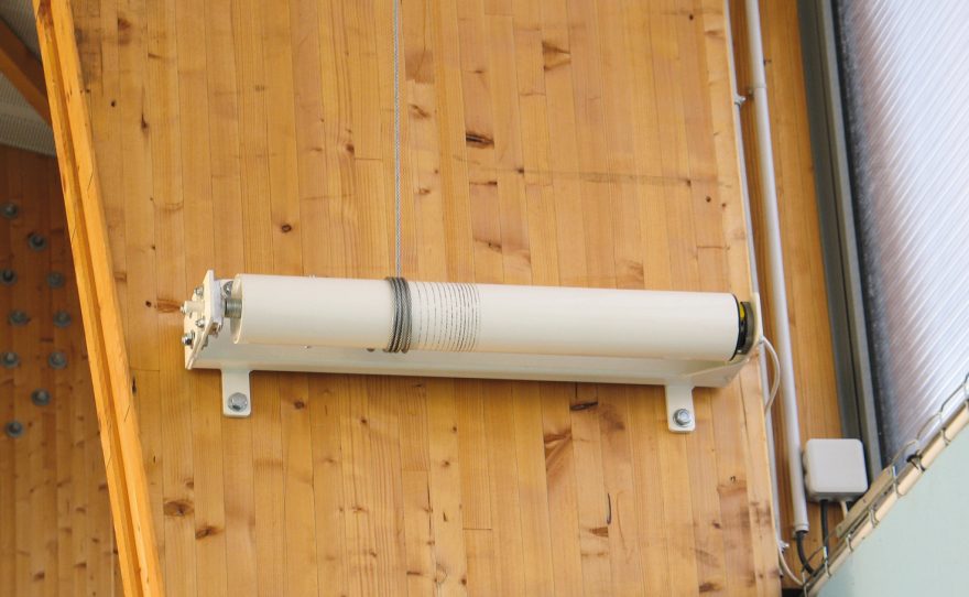 basketball-accessories-crank-winch Crank winch for roof mounted basketball goal Metalu Plast